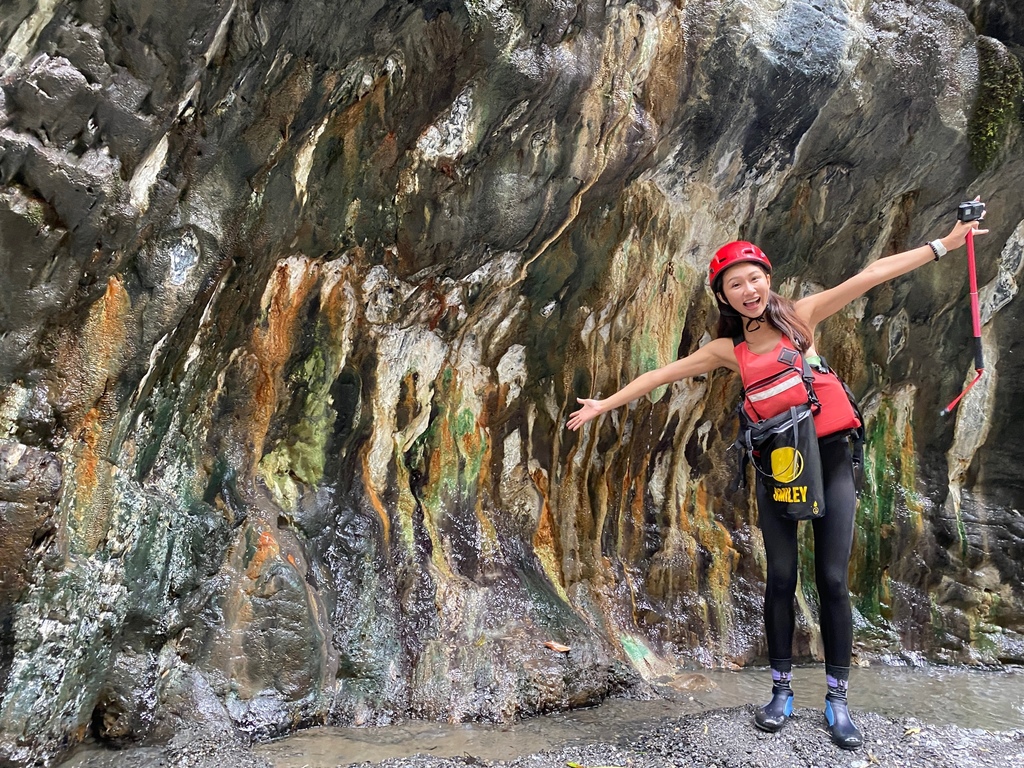 南投野溪溫泉-馬海濮野溪溫泉,超美的彩壁峽谷跟岩窟溫泉秘境 南投野溪溫泉-馬海濮野溪溫泉,超美的彩壁峽谷跟岩窟溫泉秘境