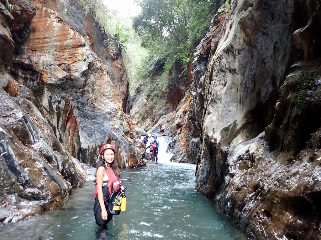 南投野溪溫泉-馬海濮野溪溫泉,超美的彩壁峽谷跟岩窟溫泉秘境 南投野溪溫泉-馬海濮野溪溫泉,超美的彩壁峽谷跟岩窟溫泉秘境