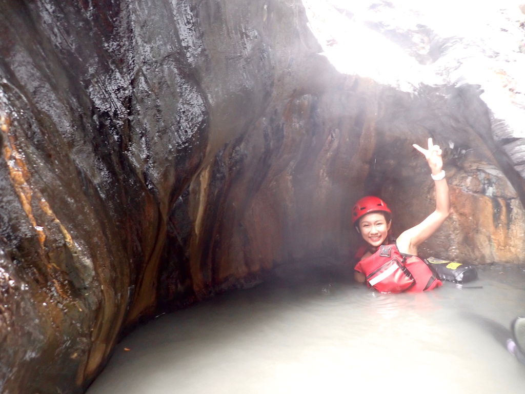 南投野溪溫泉-馬海濮野溪溫泉,超美的彩壁峽谷跟岩窟溫泉秘境 南投野溪溫泉-馬海濮野溪溫泉,超美的彩壁峽谷跟岩窟溫泉秘境