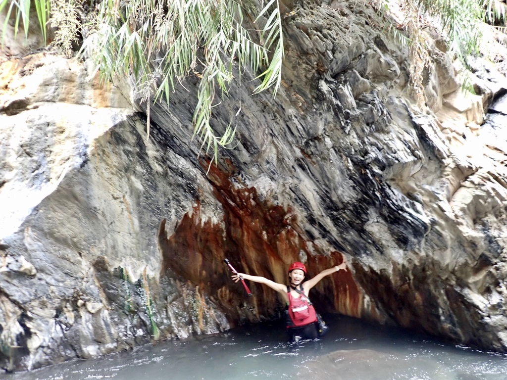 南投野溪溫泉-馬海濮野溪溫泉,超美的彩壁峽谷跟岩窟溫泉秘境 南投野溪溫泉-馬海濮野溪溫泉,超美的彩壁峽谷跟岩窟溫泉秘境