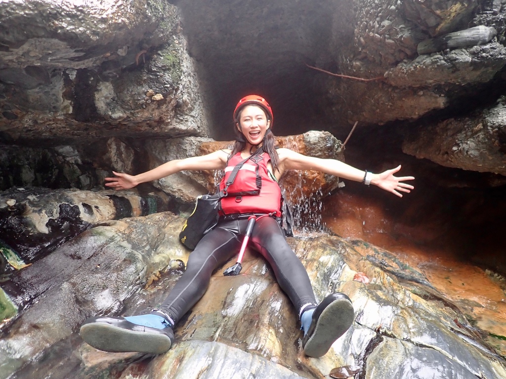 南投野溪溫泉-馬海濮野溪溫泉,超美的彩壁峽谷跟岩窟溫泉秘境 南投野溪溫泉-馬海濮野溪溫泉,超美的彩壁峽谷跟岩窟溫泉秘境