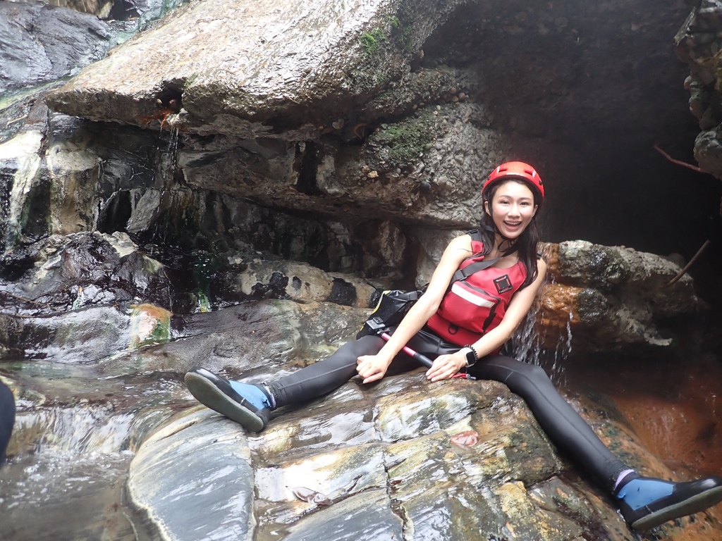 南投野溪溫泉-馬海濮野溪溫泉,超美的彩壁峽谷跟岩窟溫泉秘境 南投野溪溫泉-馬海濮野溪溫泉,超美的彩壁峽谷跟岩窟溫泉秘境