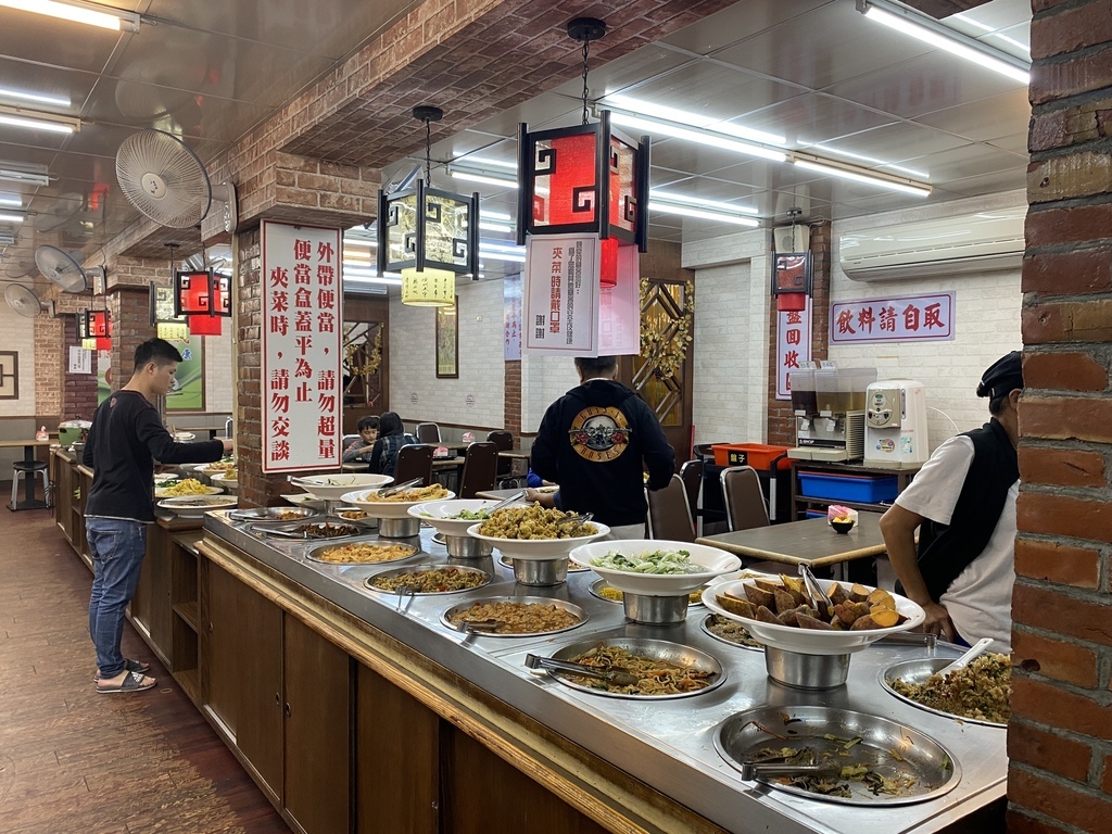 宜蘭羅東素食吃到飽自助餐-心悅齋素食館，只要百元就可以讓你素食吃到飽