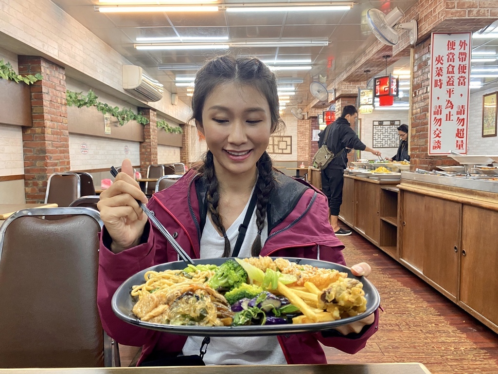 宜蘭羅東素食吃到飽自助餐-心悅齋素食館，只要百元就可以讓你素食吃到飽