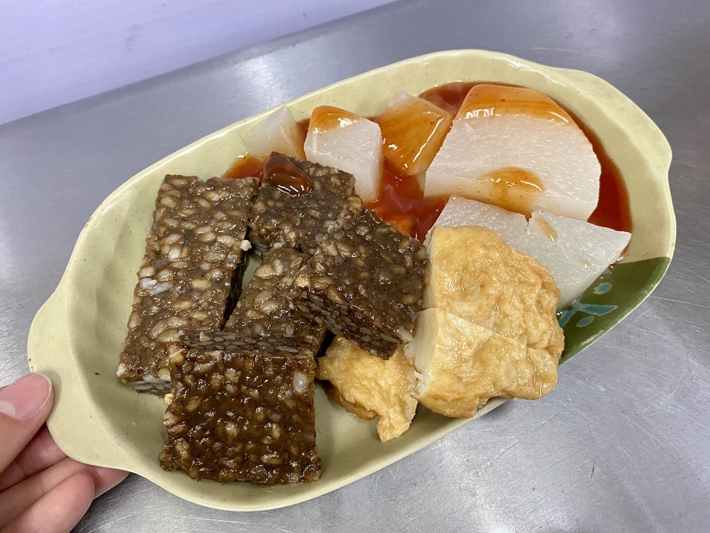 汐止夜市素食-錢婆婆素食館，在汐止吃素的好選擇，給你家常好味道