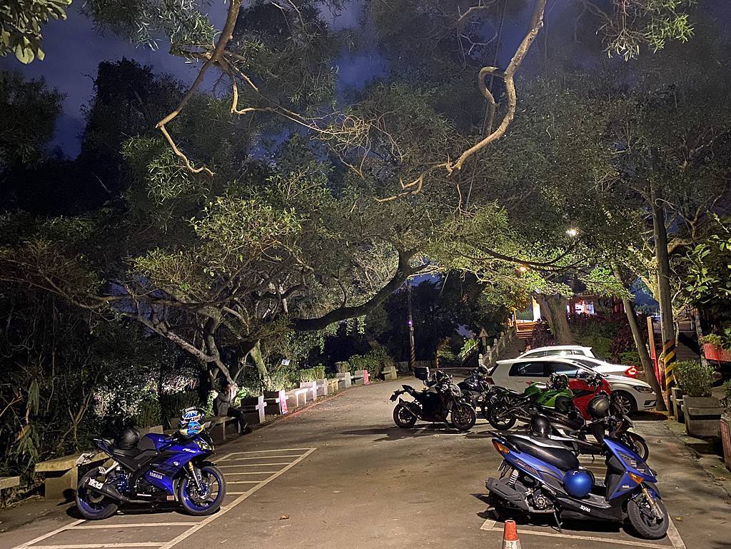 新北夜景推薦 三峽鳶山夜景 看夜景的好地方 越夜越美麗 丁小羽旅遊篇 國內外旅遊 休閒登山 女性健身 蔬食食記 減肥瘦身 丁小羽