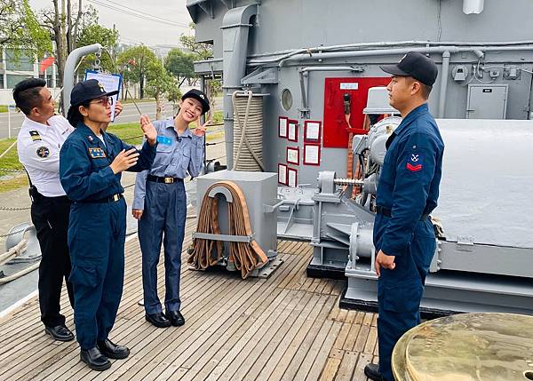 莒光園地國軍戰力強-永陽軍艦-節目主持人-丁小羽