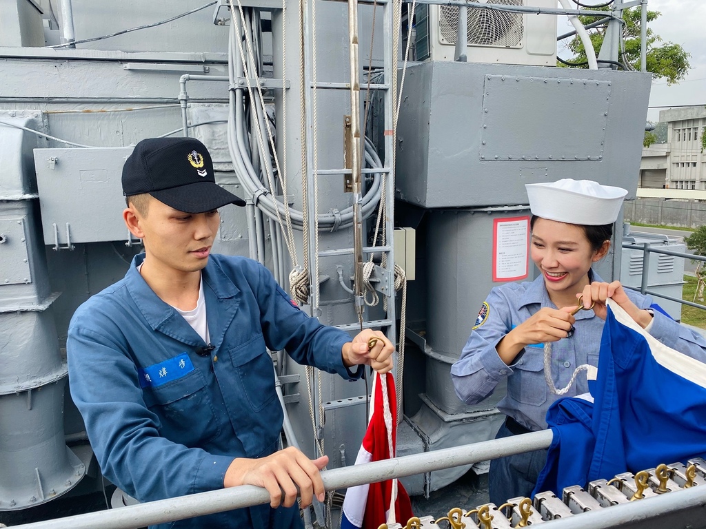 丁小羽主持「莒光園地」國軍戰力強-海軍192艦隊永陽軍艦！主持花絮