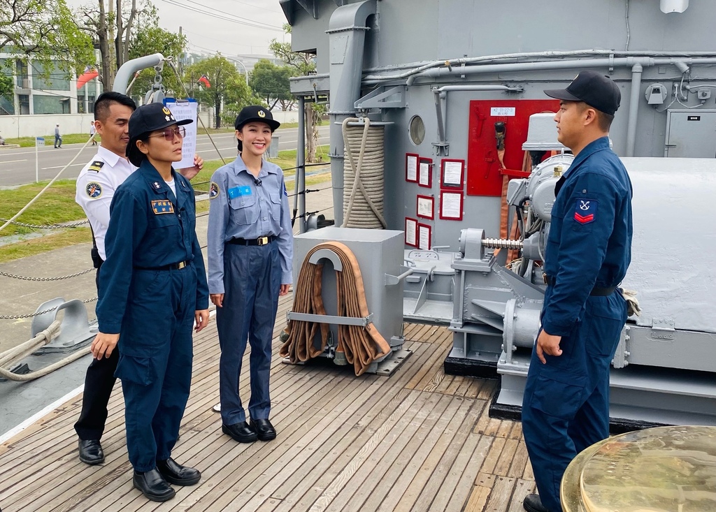 丁小羽主持「莒光園地」國軍戰力強-海軍192艦隊永陽軍艦！主持花絮