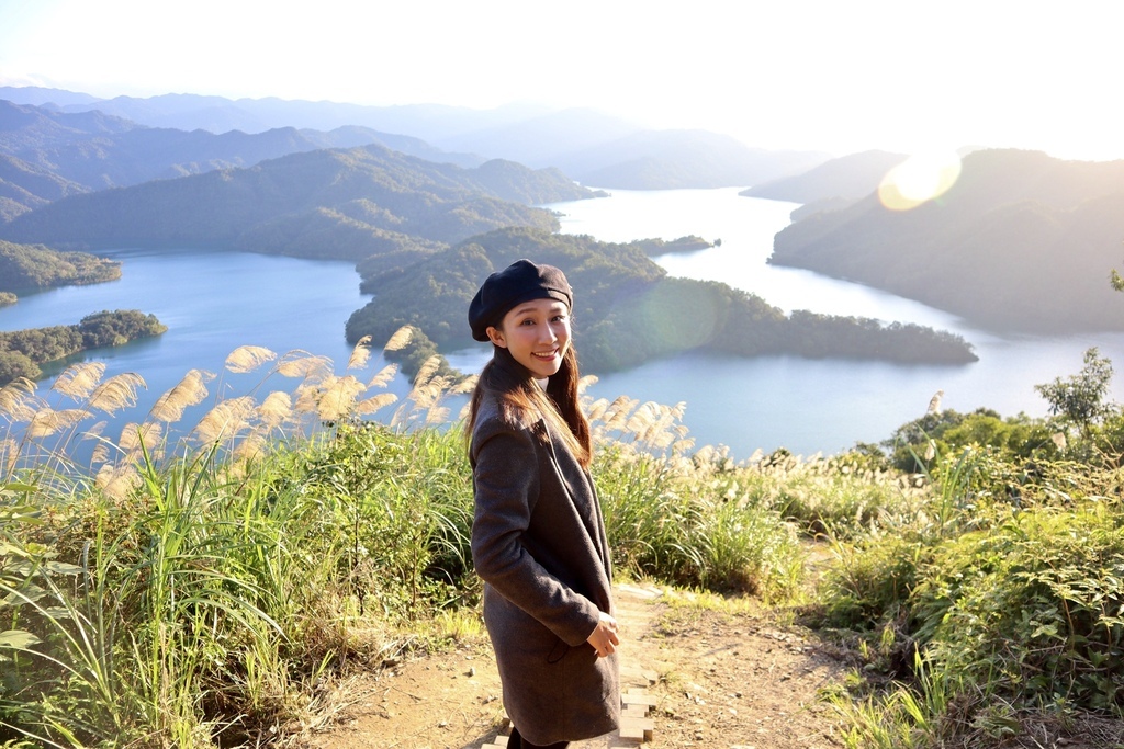 新北石碇景點-鱷魚島觀景平台(小格頭獅頭山)，俯瞰鱷魚島的湖光景色