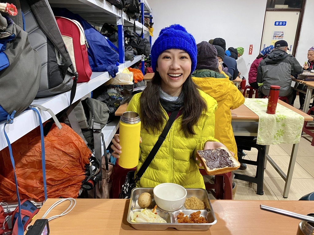 南投信義鄉住宿-讓丁小羽來開箱雲之端東埔山莊，玉山最高的民宿【