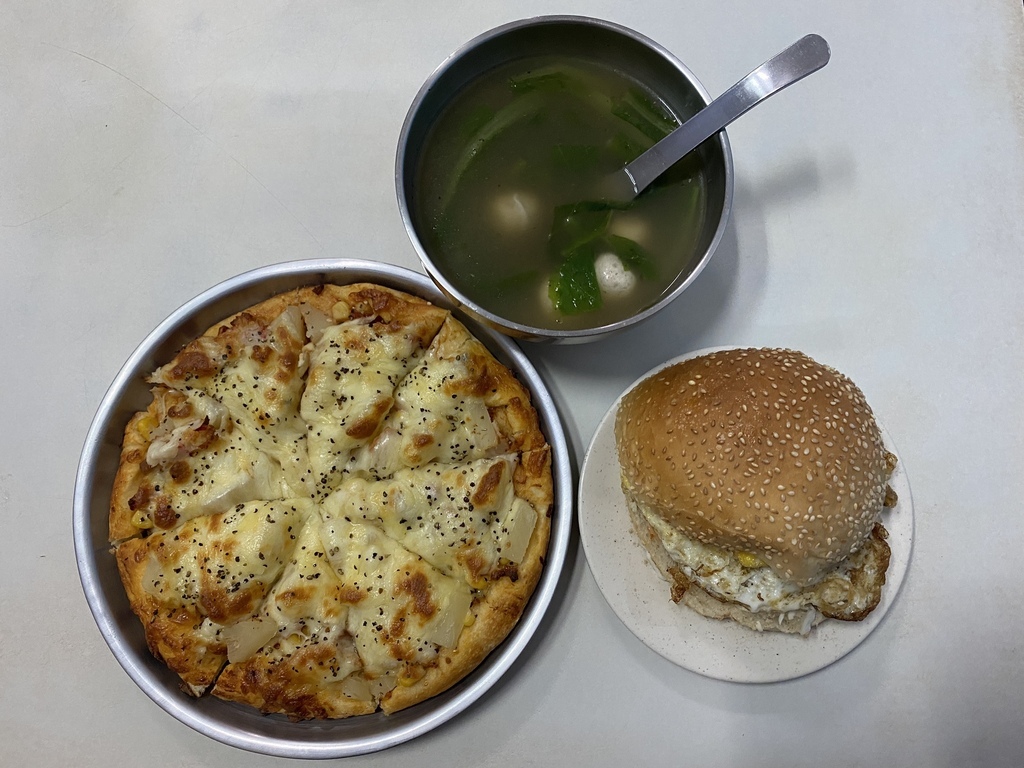 三重素食-滋味多健康素食給你好吃的素食比薩、素食漢堡、素食鍋燒麵