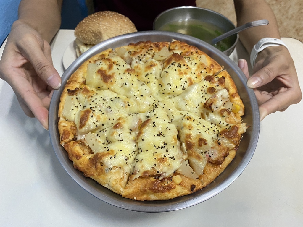 三重素食-滋味多健康素食給你好吃的素食比薩、素食漢堡、素食鍋燒麵