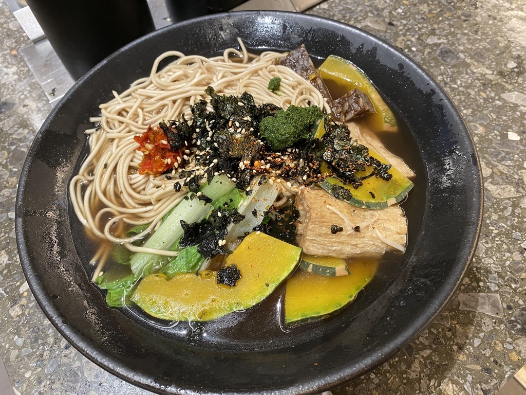 板橋車站素食料理-今天我想來點素食滷味，一起去蔬河板橋店吃素食料理