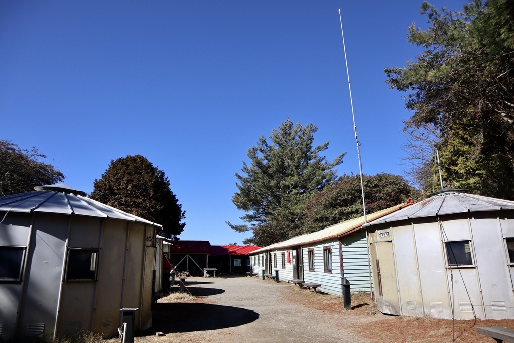 台灣百岳住宿-九九山莊-登大霸尖山一定會停靠的休息充電站【丁小羽登山篇】