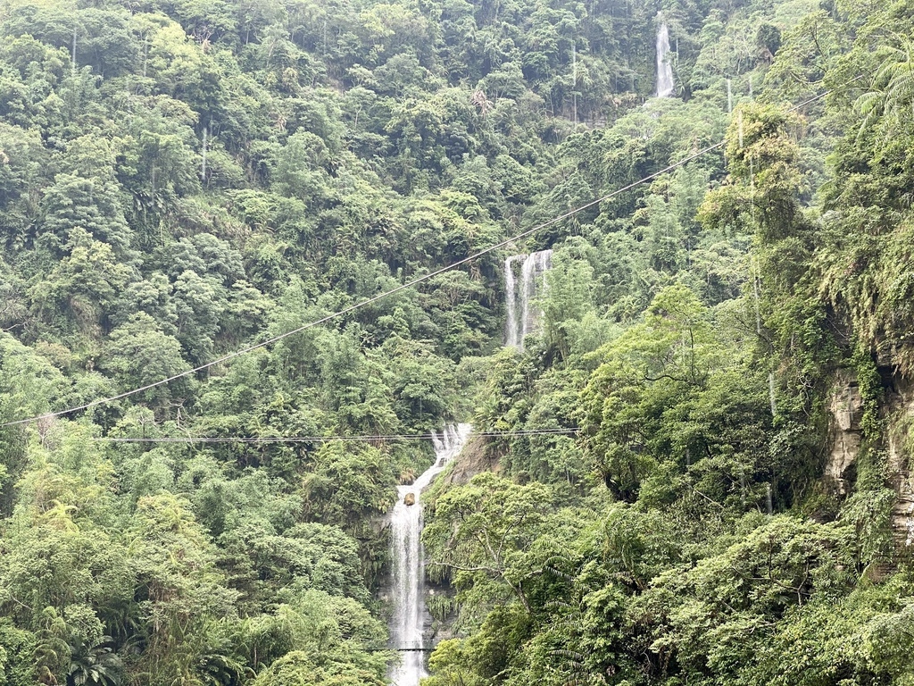 嘉義梅山景點-丁小羽帶你去竹坑溪步道裡的『雷音瀑布』