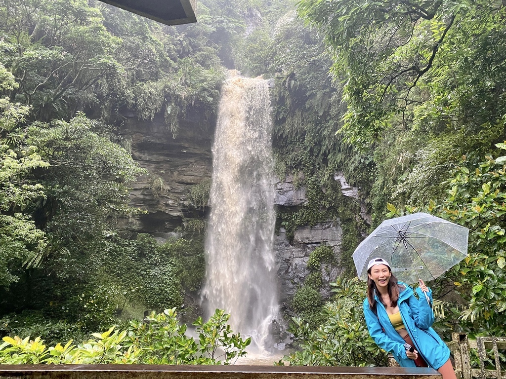 嘉義梅山景點-出發竹坑溪步道，走過巨石岩壁，欣賞龍宮瀑布及生毛樹瀑布