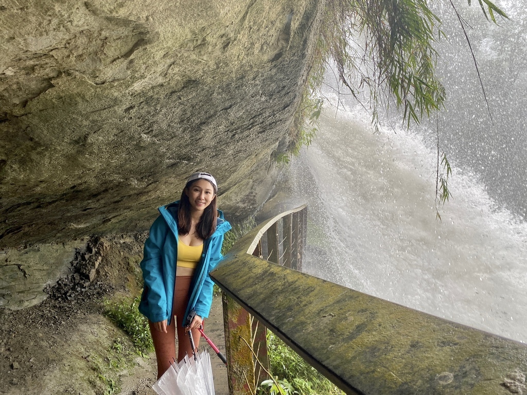 嘉義梅山景點-出發竹坑溪步道，走過巨石岩壁，欣賞龍宮瀑布及生毛樹瀑布