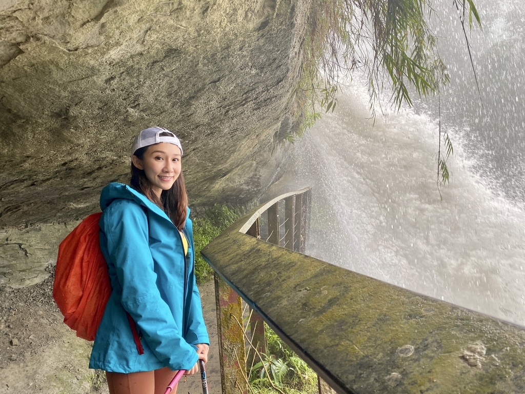 嘉義梅山景點-出發竹坑溪步道，走過巨石岩壁，欣賞龍宮瀑布及生毛樹瀑布