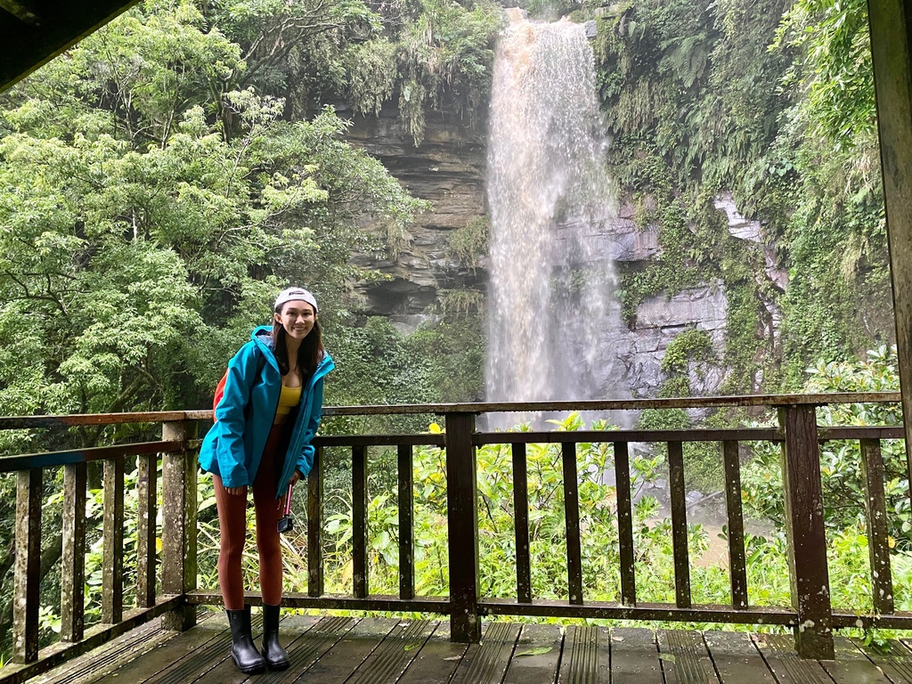 嘉義梅山景點-出發竹坑溪步道，走過巨石岩壁，欣賞龍宮瀑布及生毛樹瀑布