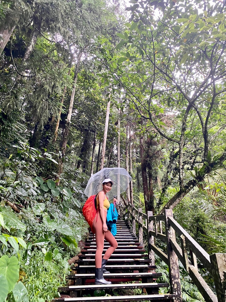 嘉義梅山景點-出發竹坑溪步道，走過巨石岩壁，欣賞龍宮瀑布及生毛樹瀑布