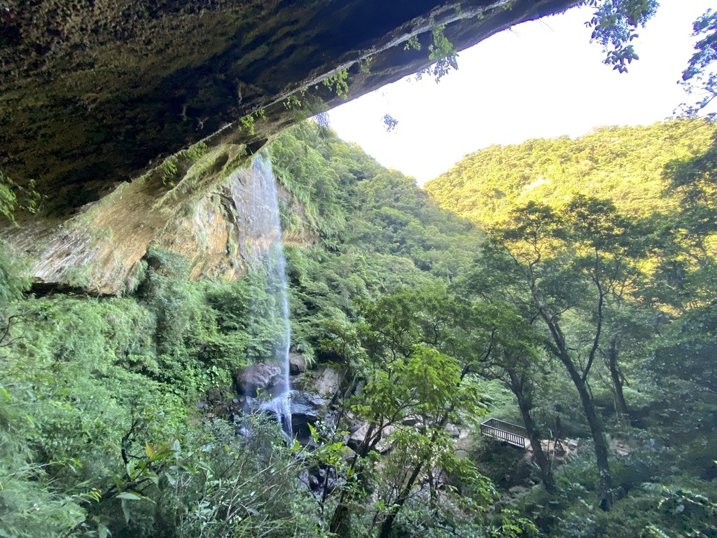 ​​​​​​新北瑞芳登山步道-跟著丁小羽去三貂嶺步道，欣賞摩天瀑布(月眉洞瀑布)