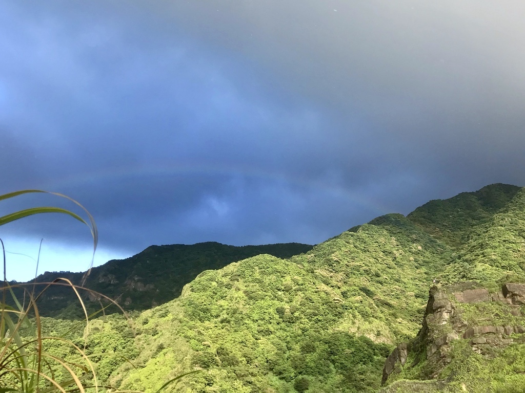 新北瑞芳登山步道-跟著丁小羽去劍龍稜旁的半屏溪尋找『大鬼瀑布』