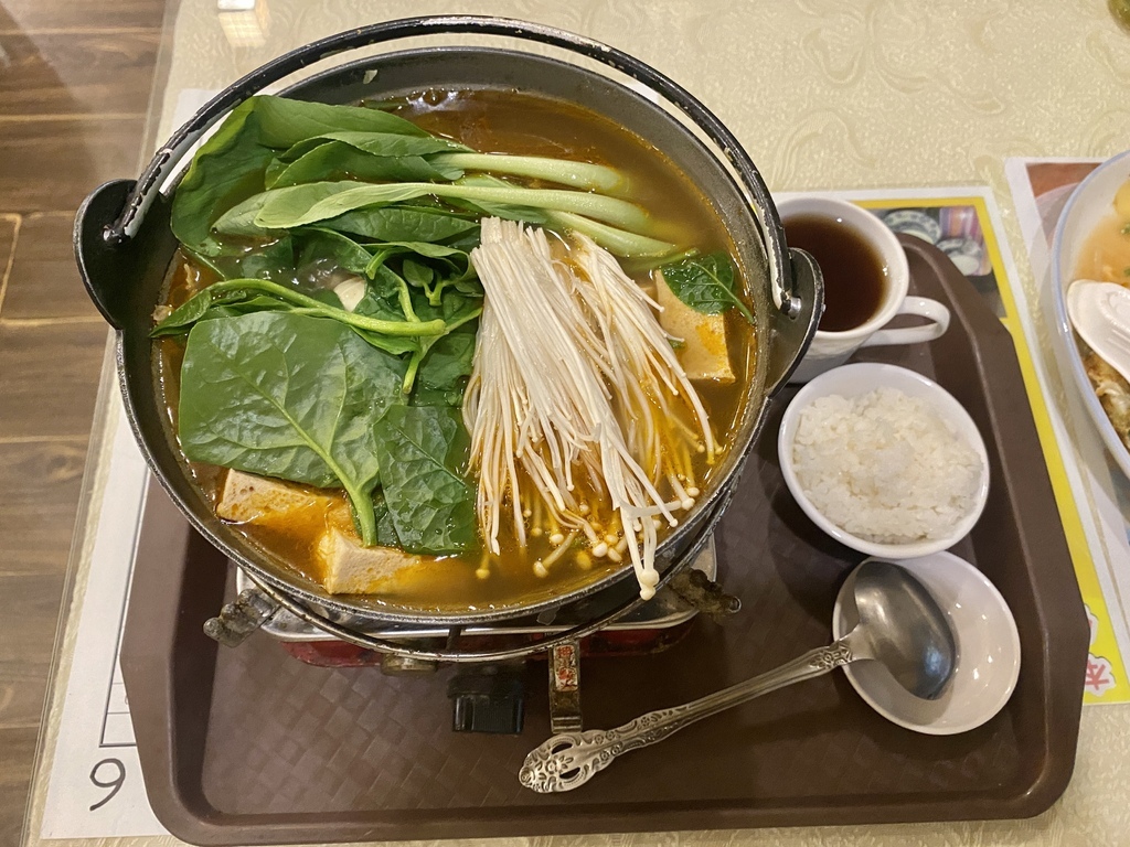 丁小羽帶你去桃園吃素食！開箱平價的桃園素食餐廳-雅斯斯素食複合式餐飲