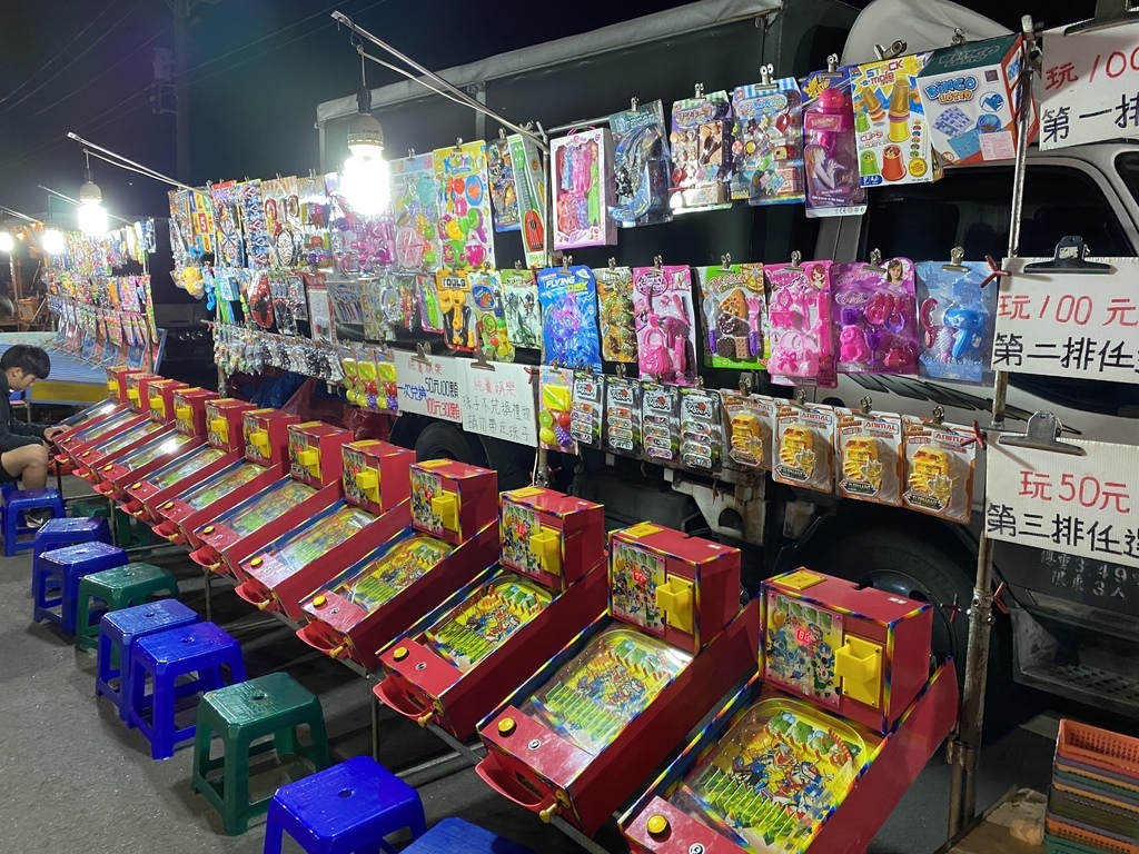 每週日限定的礁溪溫泉夜市,出站就能逛!一起跟丁小羽來看看 每週日限定的礁溪溫泉夜市,出站就能逛!一起跟丁小羽來看看