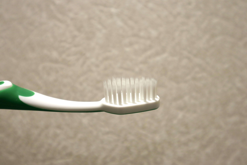 晚上刷牙的好夥伴！牙醫選夜用牙膏DENTISTE' PLUS WHITE，照護您的口腔衛生
