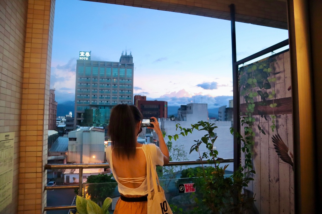 宜蘭羅東飯店-丁小羽來開箱樂亞香草藝術旅店,鄰近羅東車站、羅東夜市的高CP值飯店 宜蘭羅東飯店-丁小羽來開箱樂亞香草藝術旅店,鄰近羅東車站、羅東夜市的高CP值飯店