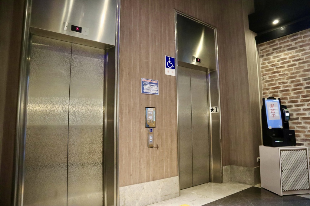 宜蘭羅東飯店-丁小羽來開箱樂亞香草藝術旅店,鄰近羅東車站、羅東夜市的高CP值飯店 宜蘭羅東飯店-丁小羽來開箱樂亞香草藝術旅店,鄰近羅東車站、羅東夜市的高CP值飯店