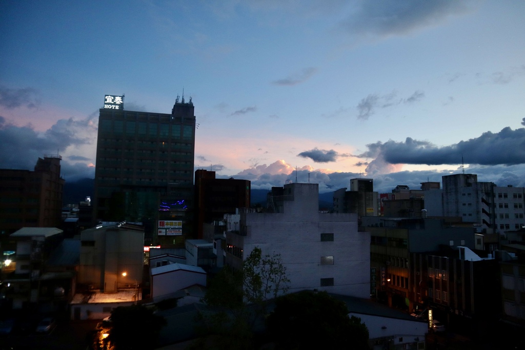 宜蘭羅東飯店-丁小羽來開箱樂亞香草藝術旅店,鄰近羅東車站、羅東夜市的高CP值飯店 宜蘭羅東飯店-丁小羽來開箱樂亞香草藝術旅店,鄰近羅東車站、羅東夜市的高CP值飯店