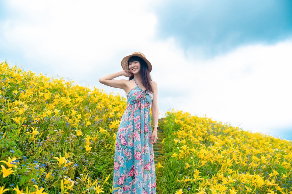 看金針花海不用去花東!丁小羽帶你去苗栗大湖社寮角堤防欣賞金針花海 看金針花海不用去花東!丁小羽帶你去苗栗大湖社寮角堤防欣賞金針花海