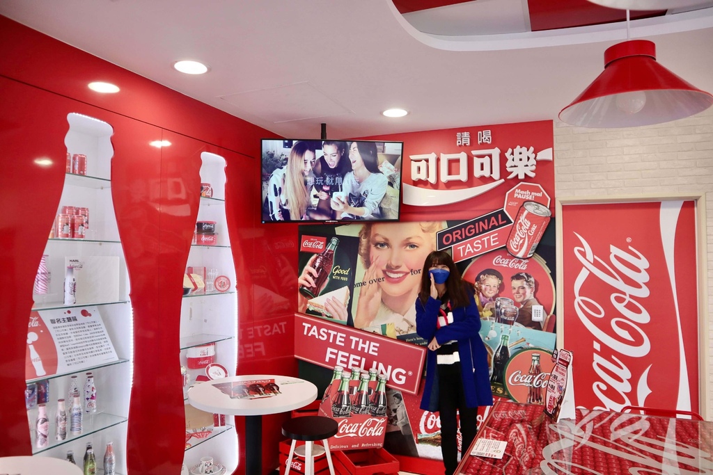 台北松山景點-走入7-ELEVEN威京門市,就像來到可口可樂博物館,丁小羽帶你去一探究竟 台北松山景點-走入7-ELEVEN威京門市,就像來到可口可樂博物館,丁小羽帶你去一探究竟