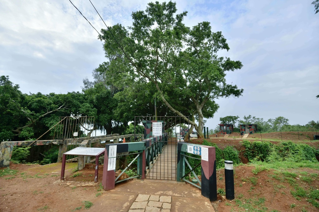 小金門烈嶼景點-走訪南山頭濱海步道、南山頭坑道、南山頭四營區(L-13據點) 小金門烈嶼景點-走訪南山頭濱海步道、南山頭坑道、南山頭四營區(L-13據點)
