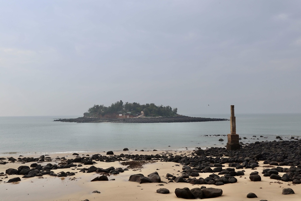 小金門烈嶼景點-走訪南山頭濱海步道、南山頭坑道、南山頭四營區(L-13據點) 小金門烈嶼景點-走訪南山頭濱海步道、南山頭坑道、南山頭四營區(L-13據點)