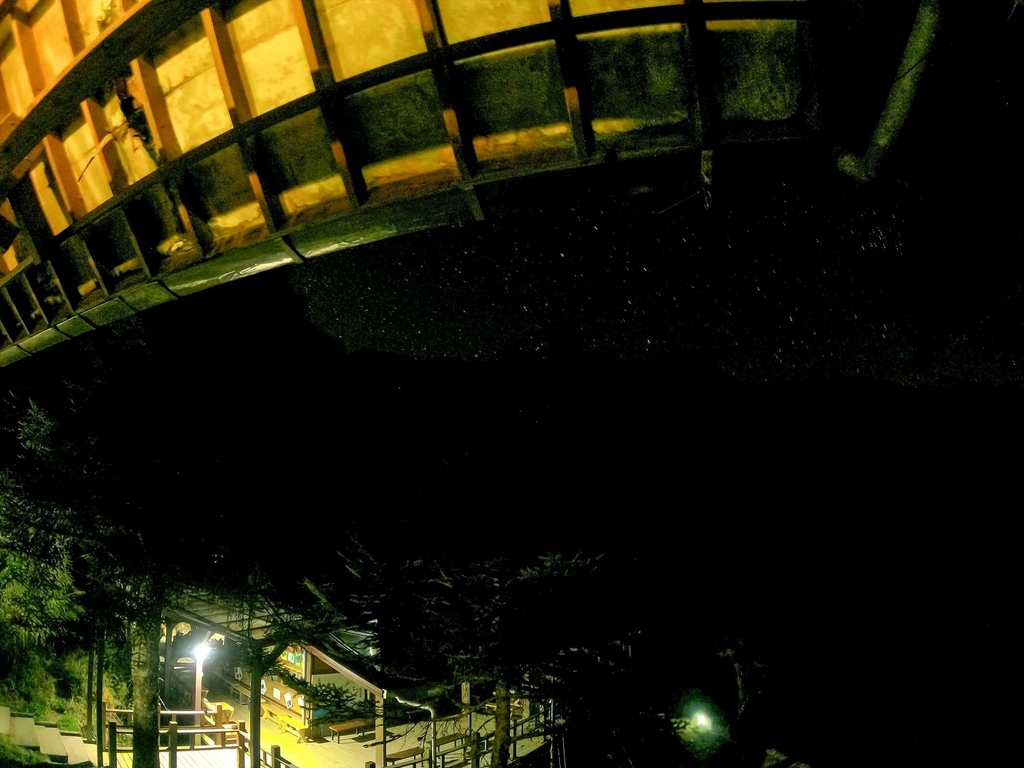 丁小羽來開箱嘉明湖國家步道上的五星級山屋「向陽山屋」 丁小羽來開箱嘉明湖國家步道上的五星級山屋「向陽山屋」