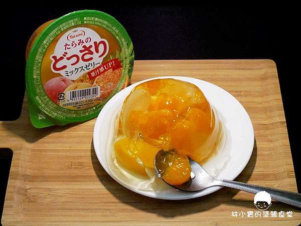 零食 日本超豐盛美味甜點大塊果肉超滿足水果果凍 Tarami 達樂美果凍杯什錦水果 林小寶的塗鴉食堂 痞客邦