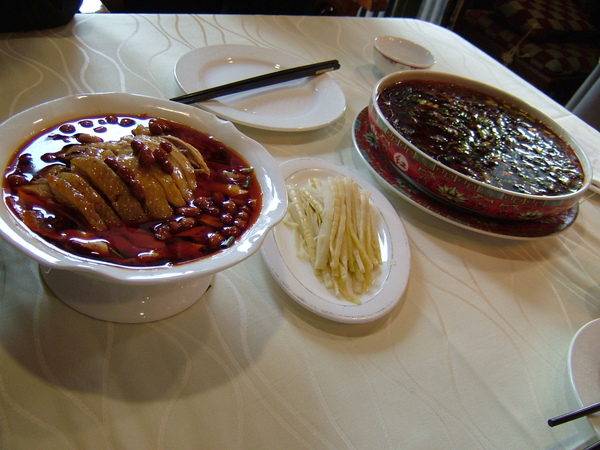 四川點餐都先上菜~除非你跟服務員說先打飯