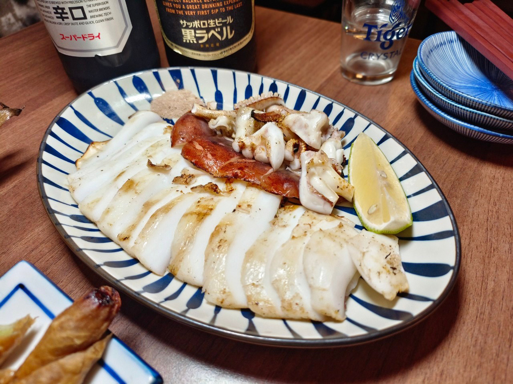 台南燒烤居酒屋推薦【おかんと大眾酒場】大口吃串燒、暢飲小酒│