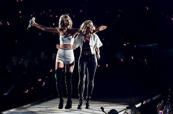 taylor-swift-rachel-platten-1989-tour-philly-june-2015-billboard-650