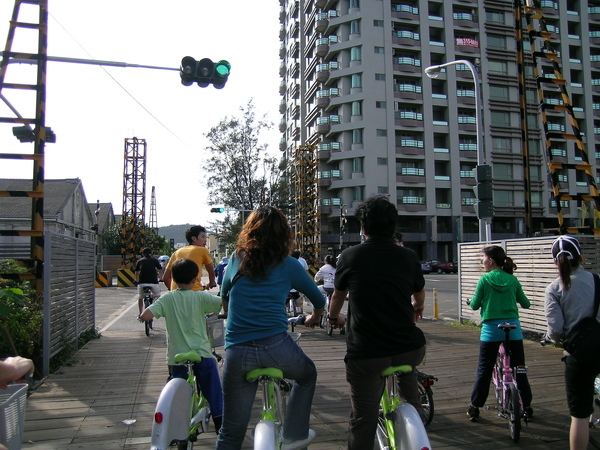 等紅綠燈時也有單車的標誌歐（不過沒照到Orz...）