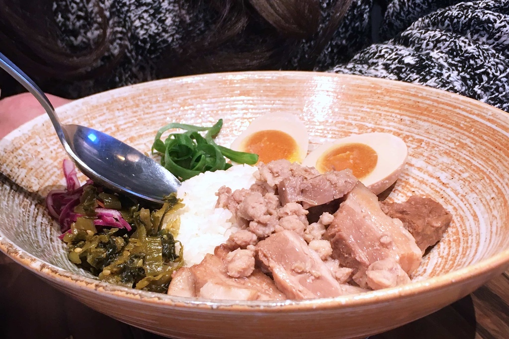 從北吃到南！滷肉飯6種做法大不同，每一口都是台灣的靈魂滋味-台灣小吃