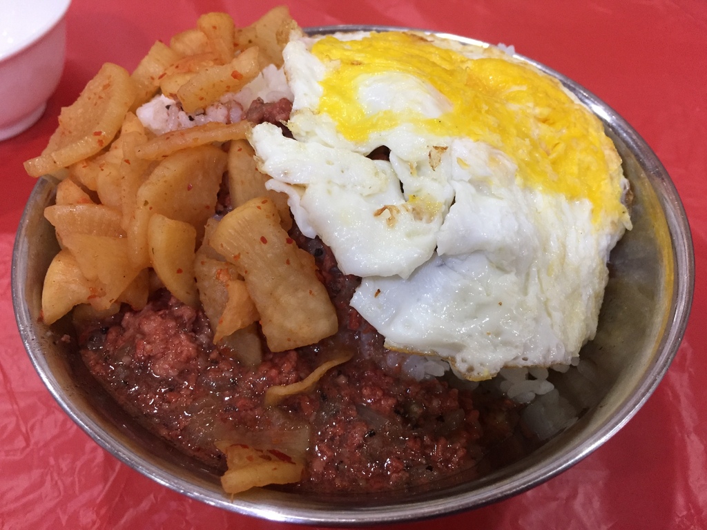 從北吃到南！滷肉飯6種做法大不同，每一口都是台灣的靈魂滋味-台灣小吃