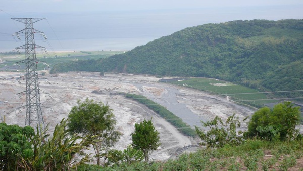 太麻里溪堤防復建