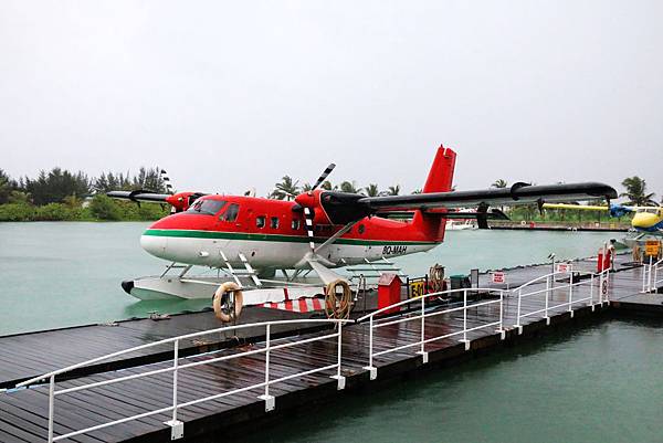 Maldives Day1 (45)等一下要搭的水上飛機.JPG