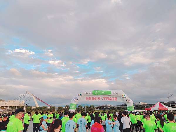 路跑 2019 晚安臺北半程馬拉松城市交流賽 參賽紀錄文 深夜咖啡因的部落格 痞客邦