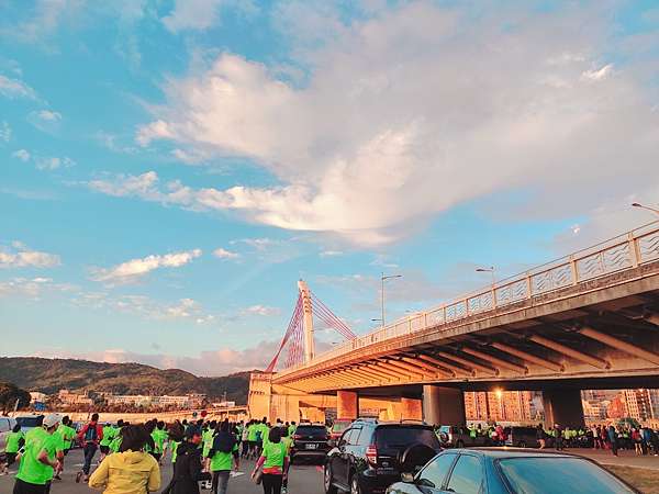 路跑 2019 晚安臺北半程馬拉松城市交流賽 參賽紀錄文 深夜咖啡因的部落格 痞客邦