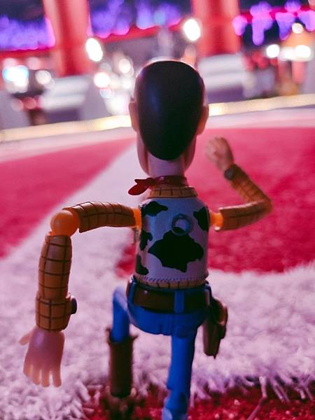 以「樂高玩偶」視角拍照打卡,就在信義區統一時代百貨!